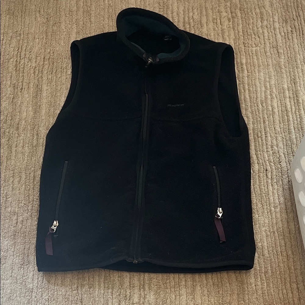 Patagonia Women’s  Black Fleece Vest Small
